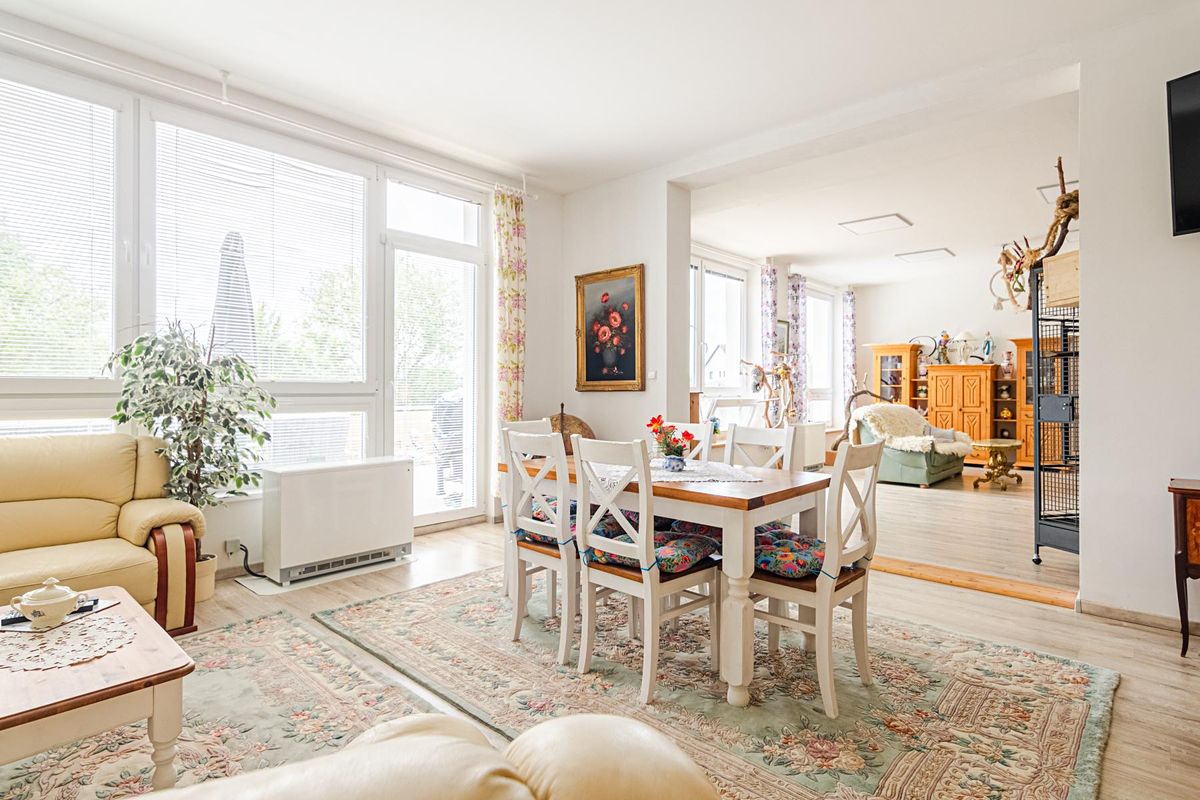 Prodej rodinného domu 358 m², pozemek 520 m² – fotografie 5