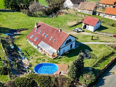 Prodej  rodinného domu 160 m², pozemek 4 209 m²