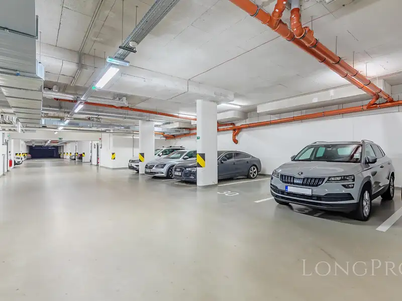 Pronájem garážového stání 13 m², Praha – náhled fotky 2