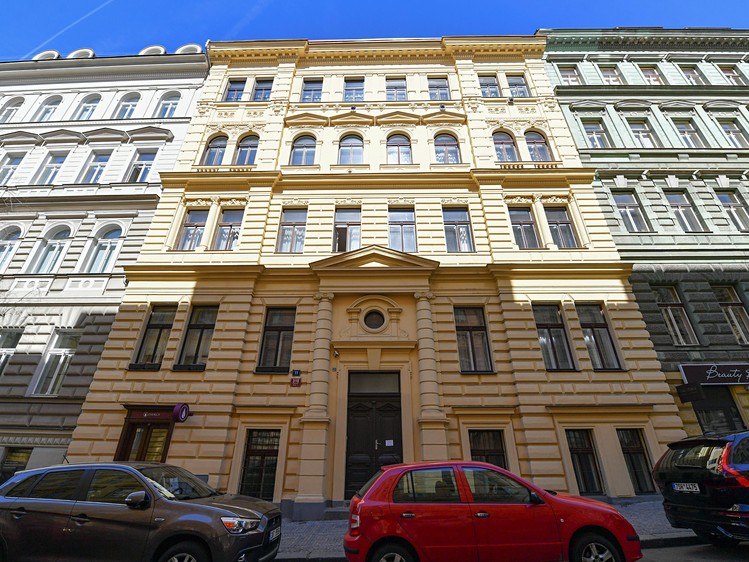 Prodej komerčního prostoru, 92 m² (2 z 11)