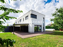 Prodej  rodinného domu 392 m², pozemek 892 m²