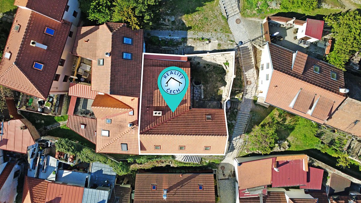 Prodej rodinného domu 250 m², pozemek 170 m² – fotografie 2