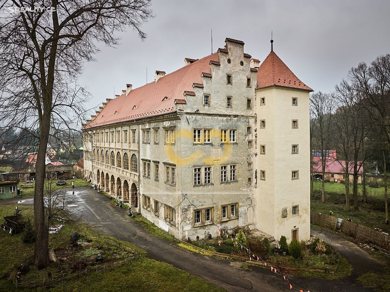 Prodej  památky 782 m², pozemek 35 000 m² – pohled 2