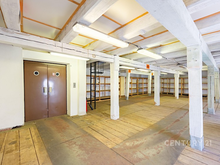 Комерційне приміщення на продаж, 2 212 м² (17 з 36)