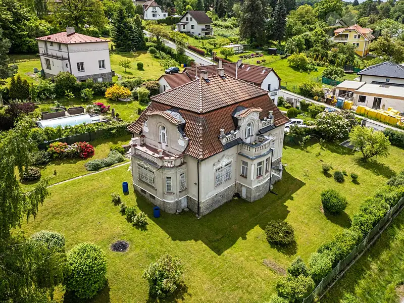 Prodej rodinného domu 290 m², pozemek 1789 m², Louňovice – náhled fotky 1