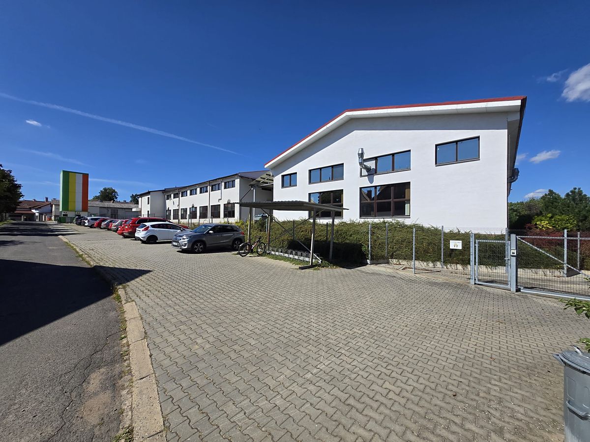 Prodej výrobní haly, prostoru 4081 m²