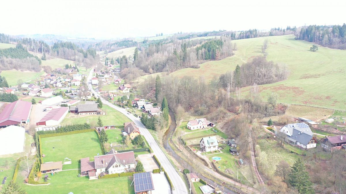 Prodej stavebního pozemku 590 m² – fotografie 2