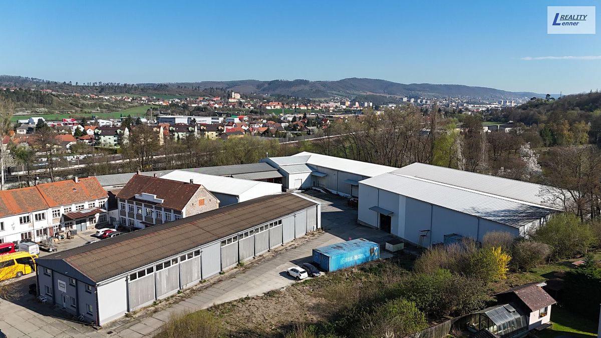 Pronájem skladového prostoru 1045 m²