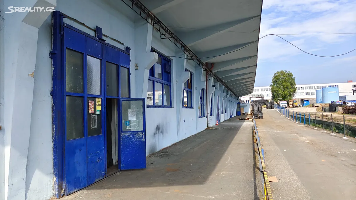 Pronájem skladového prostoru 1000 m² – pohled 3