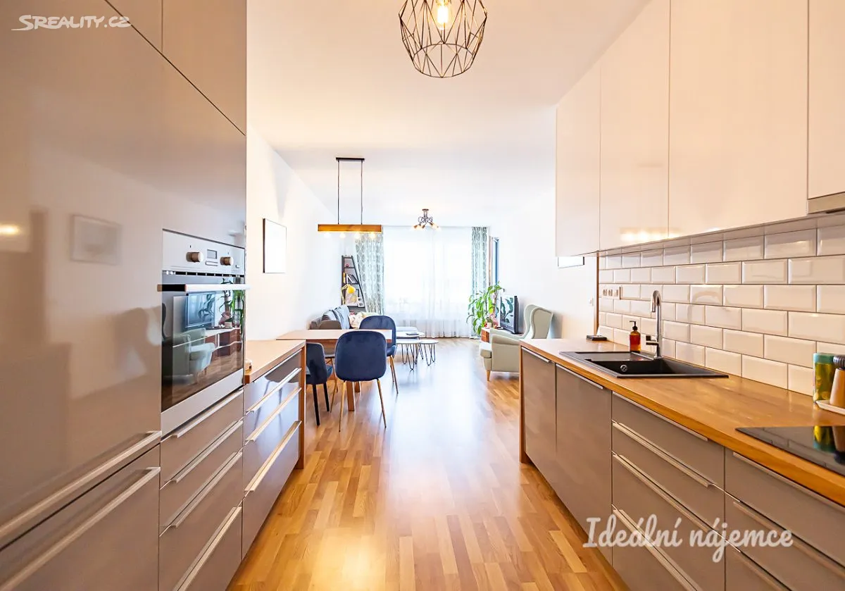 Pronájem bytu 2+kk 68 m², Zvěřinova