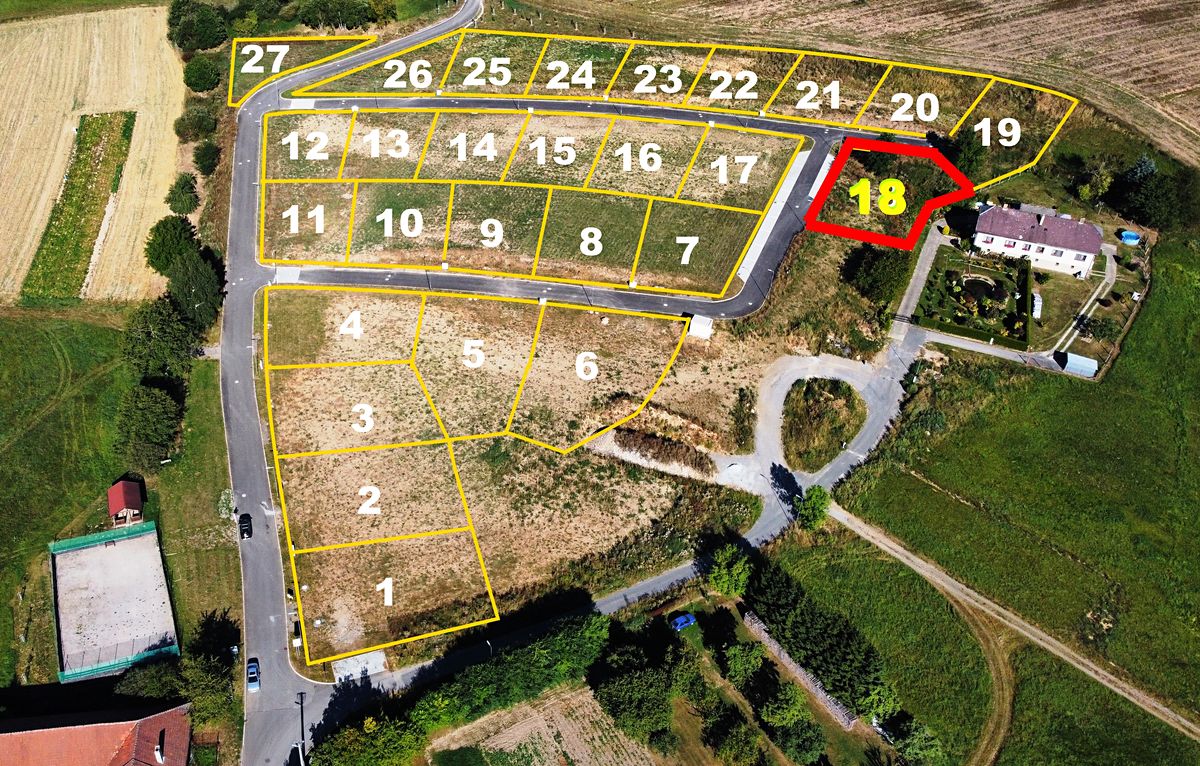 Prodej stavebního pozemku 935 m² – fotografie 2