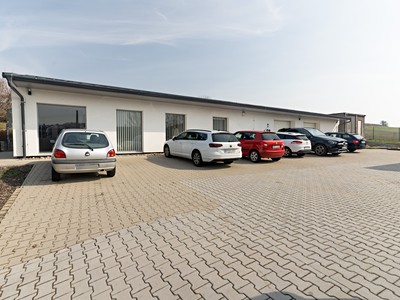Pronájem komerčního prostoru, 420 m² (2 z 18)