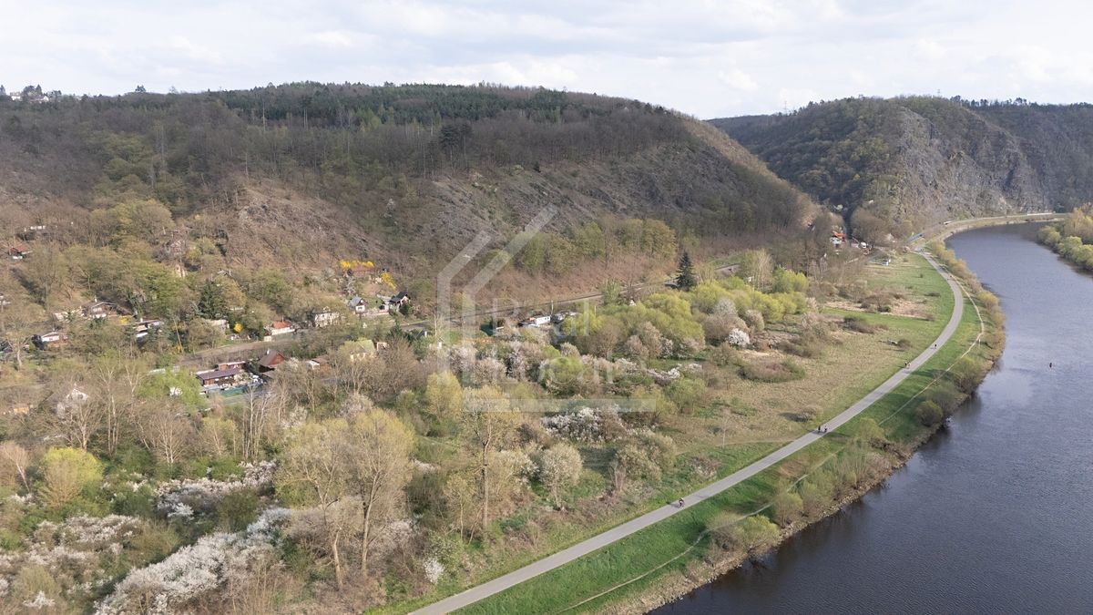 Prodej pozemku 5450 m² – fotografie 5