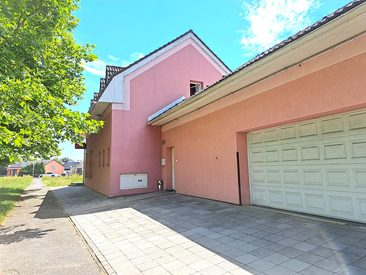 Prodej komerční nemovitosti 400 m² – fotografie 2