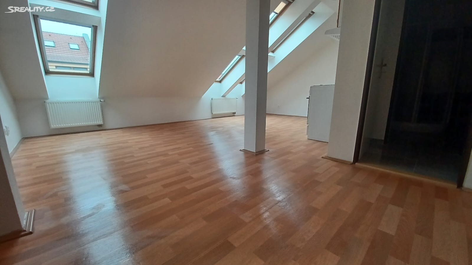 Pronájem bytu 2+kk 57 m² (Jednopodlažní) – pohled 3