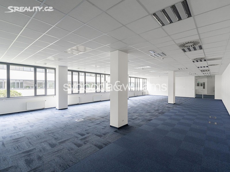Pronájem kanceláře 868 m², Praha