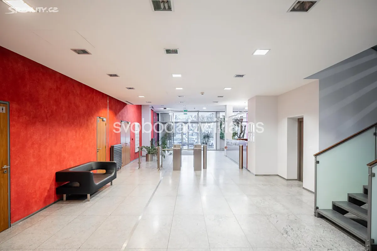 Pronájem kanceláře 630 m² – další