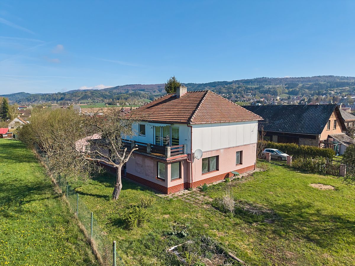 Prodej rodinného domu 240 m², pozemek 2173 m² – fotografie 4