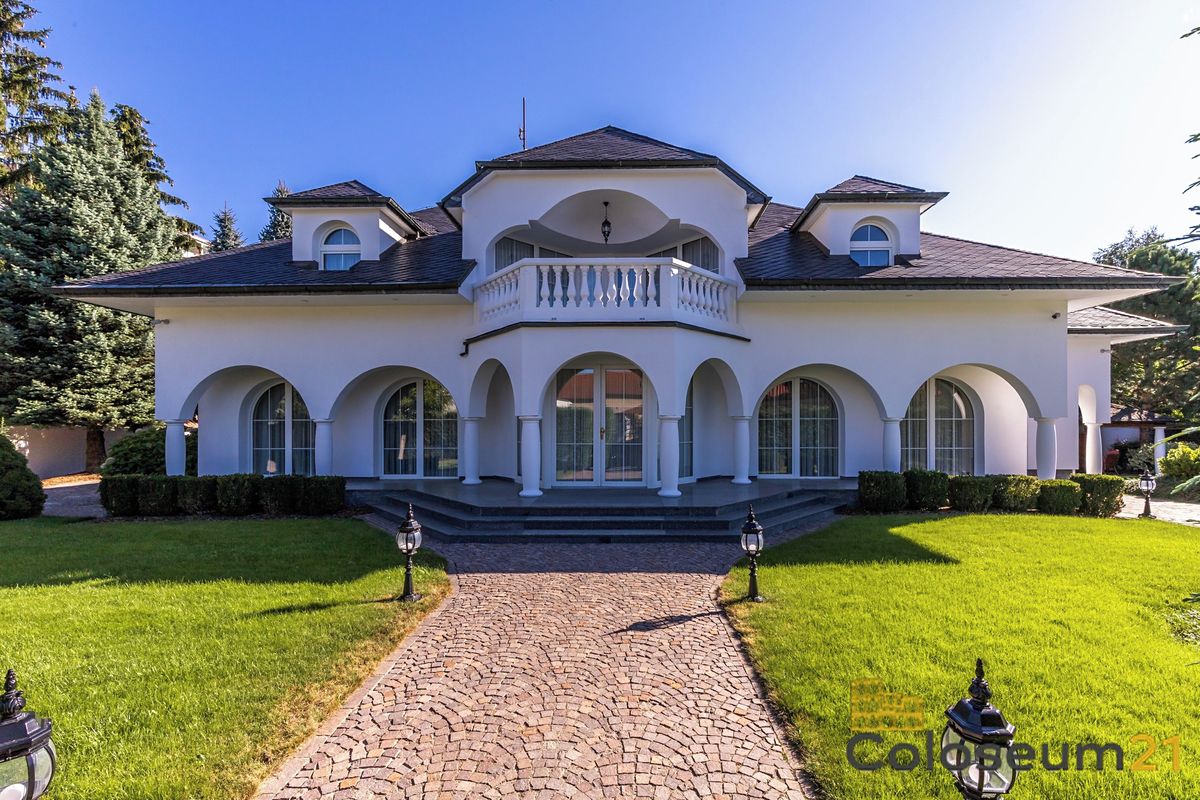 Prodej rodinného domu 750 m², pozemek 1417 m²