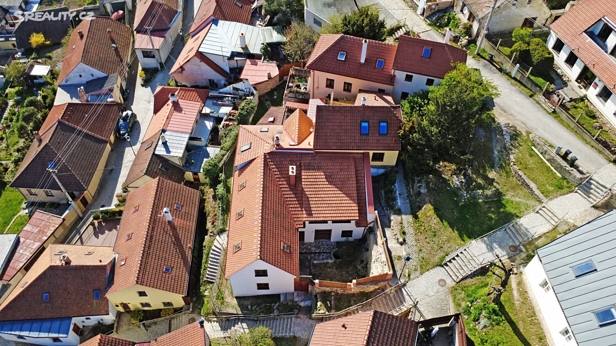 Prodej rodinného domu 250 m², pozemek 170 m² - Widok 3