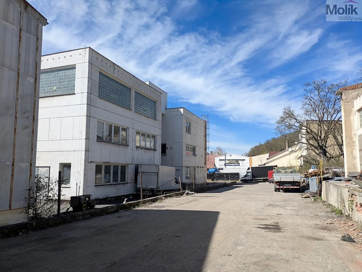 Pronájem výrobní haly, prostoru 351 m²