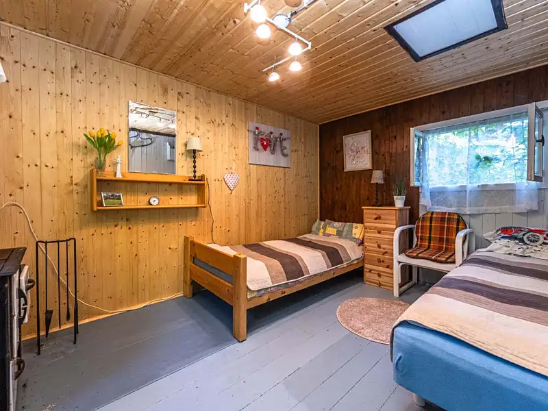 Prodej chaty 28 m², pozemek 223 m², Černolice – náhled fotky 3