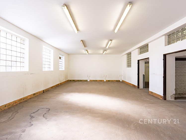 Комерційне приміщення на продаж, 2 212 м² (27 з 36)