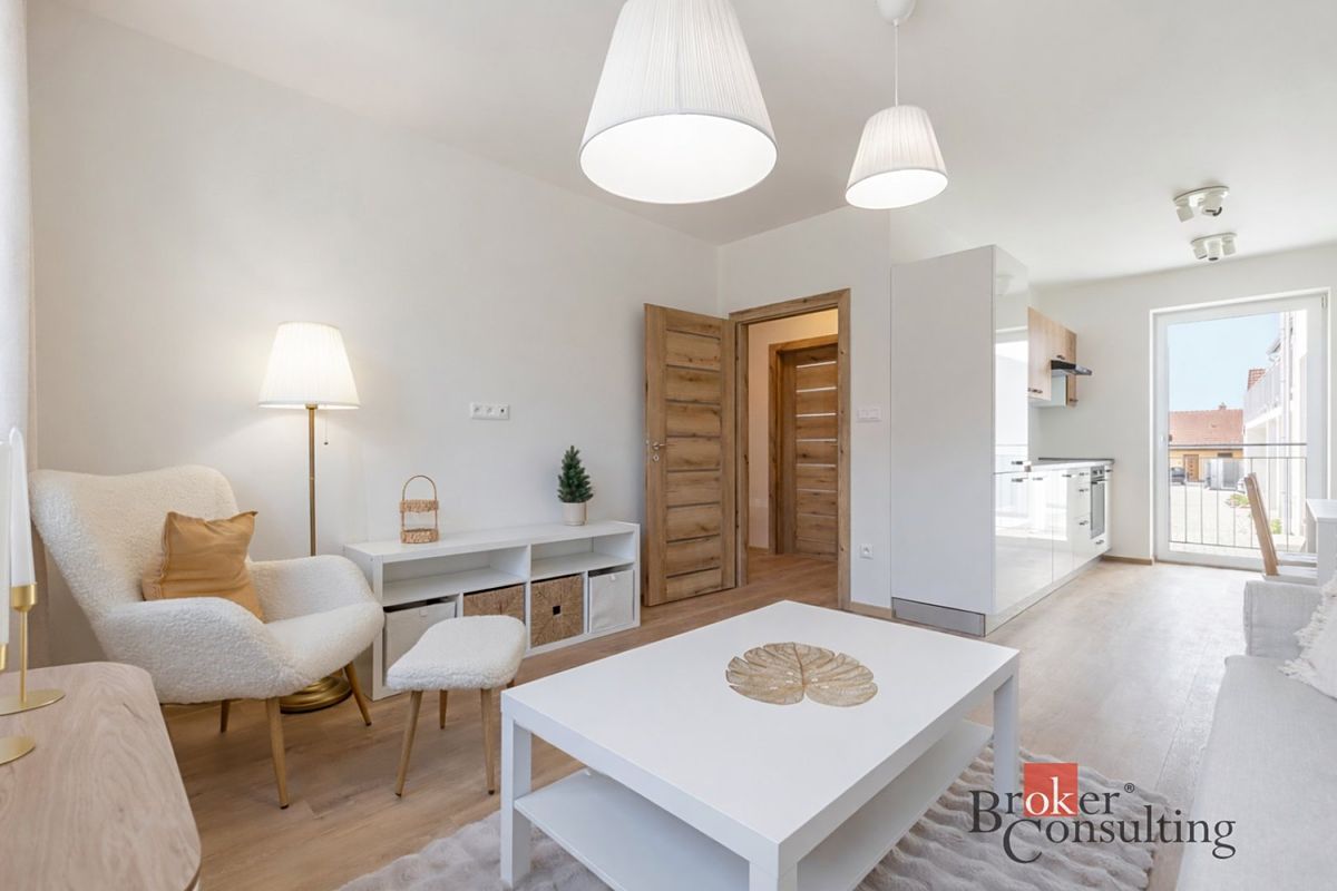 Pronájem bytu 2+kk 50 m² – fotografie 3