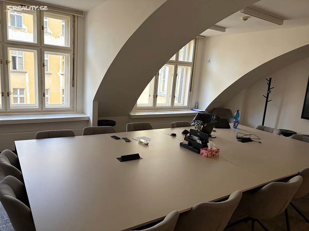 Pronájem kanceláře 106 m², Praha