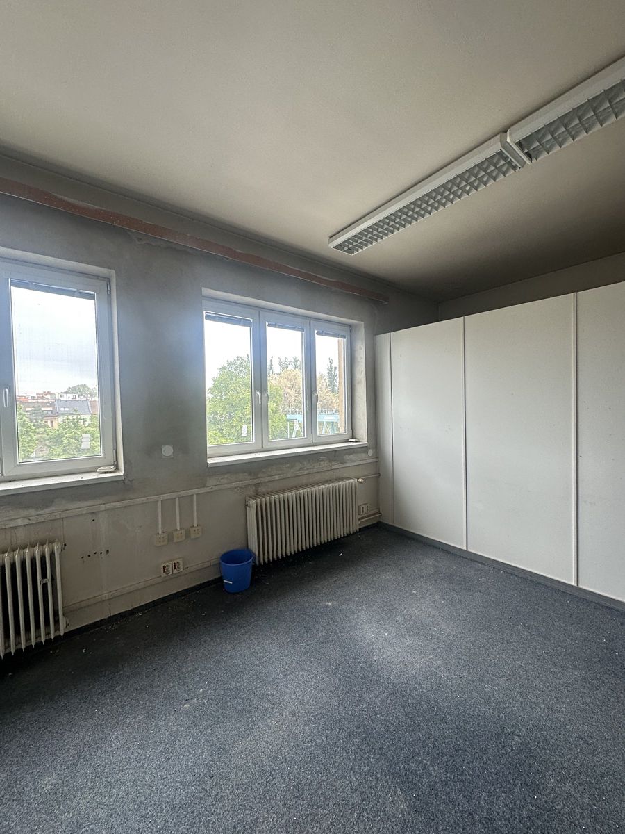 Pronájem kanceláře 507 m² – fotografie 4