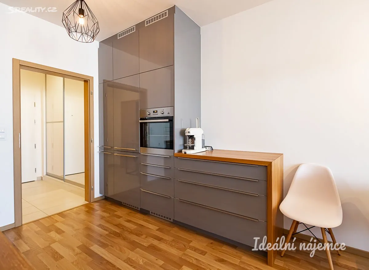 Pronájem bytu 2+kk 68 m² – další