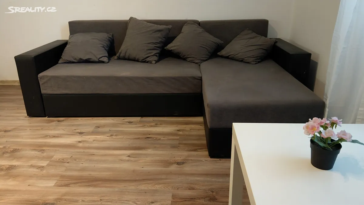 Prodej bytu 2+kk 43 m² – pohled 2