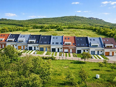Prodej  rodinného domu 239 m², pozemek 1 000 m² — photo 2