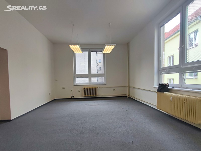 Pronájem kanceláře 36 m², Opava