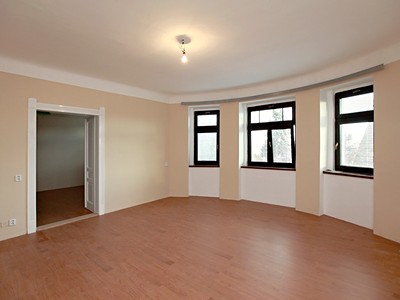 Pronájem bytu 2+1 75 m² (Jednopodlažní) — photo 2