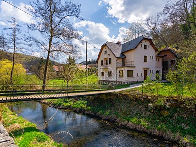 Prodej  rodinného domu 312 m², pozemek 3 785 m²