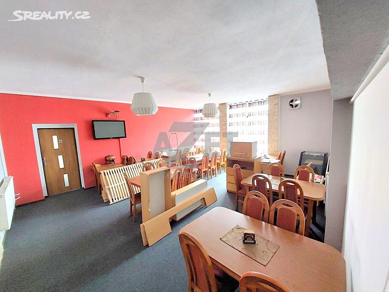 Prodej obchodního prostoru 280 m² – pohled 2