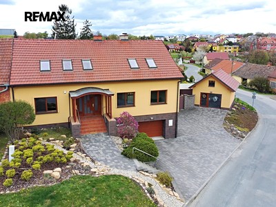 Prodej  rodinného domu 309 m², pozemek 786 m²