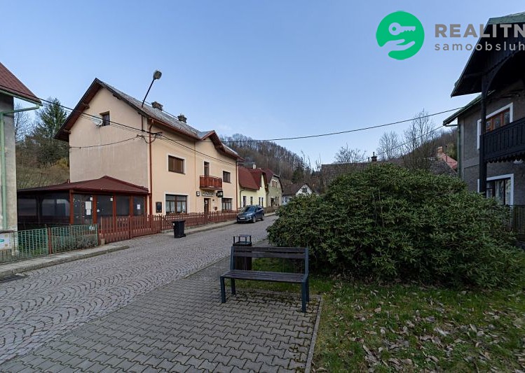 Prodej komerčního prostoru, 340 m² (2 z 20)