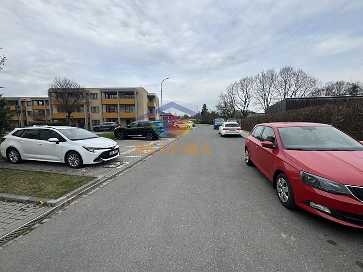 Нерухомість в оренду, 24 м² (2 з 3)