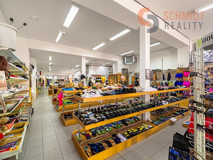 Комерційне приміщення на продаж, 900 м² (2 з 15)