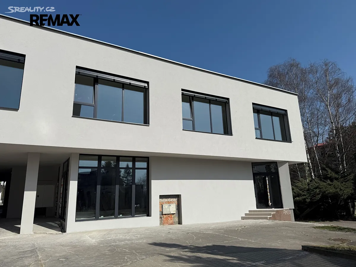 Pronájem obchodního prostoru 82 m² – pohled 2