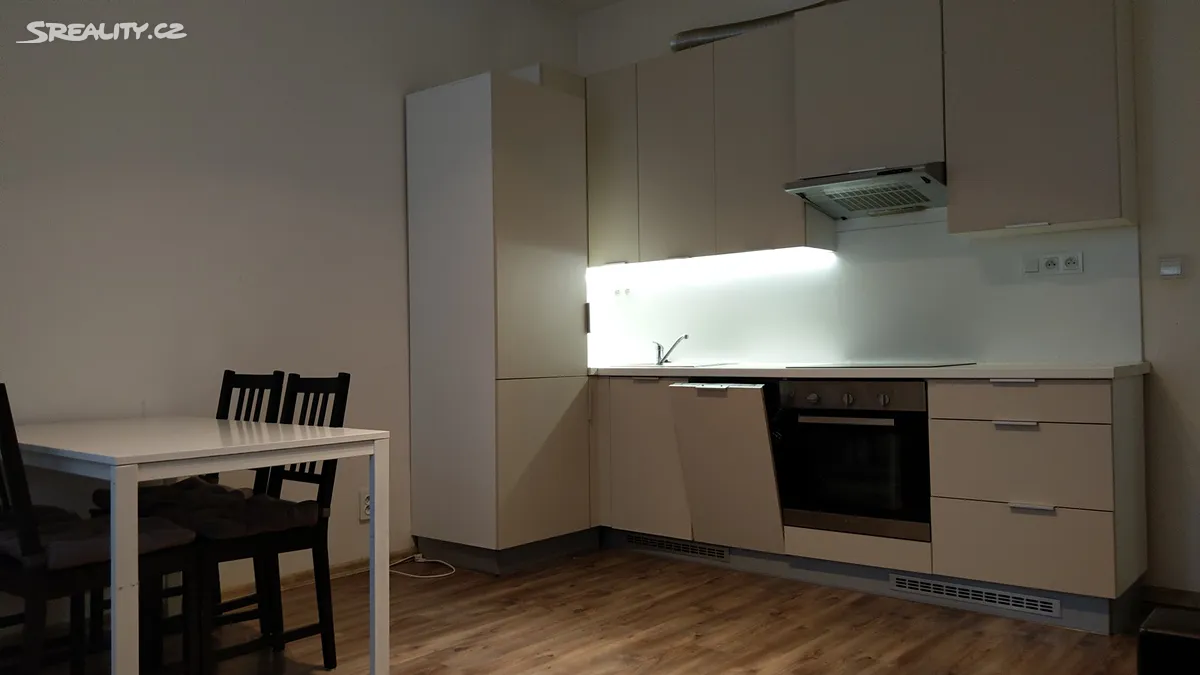 Prodej bytu 2+kk 43 m² – pohled 4