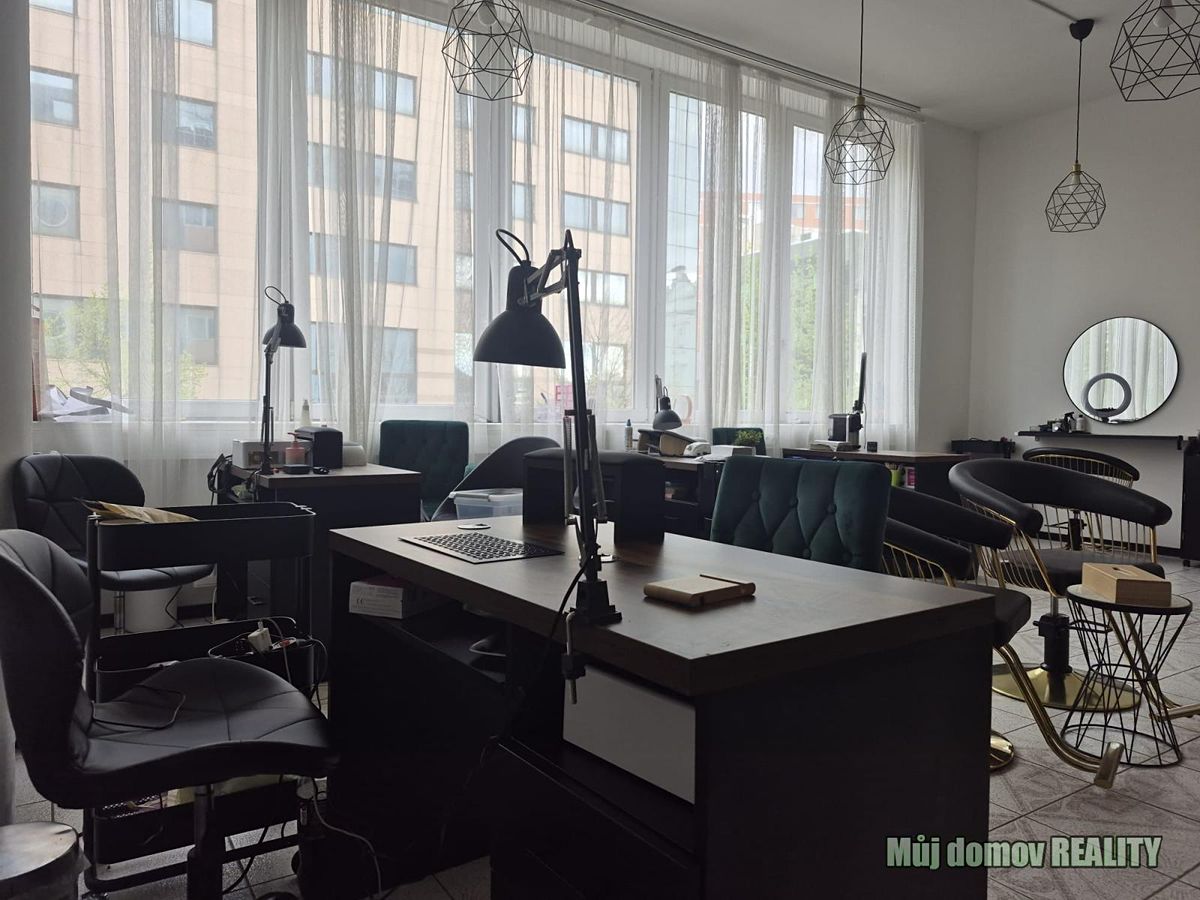 Pronájem obchodního prostoru 7 m²
