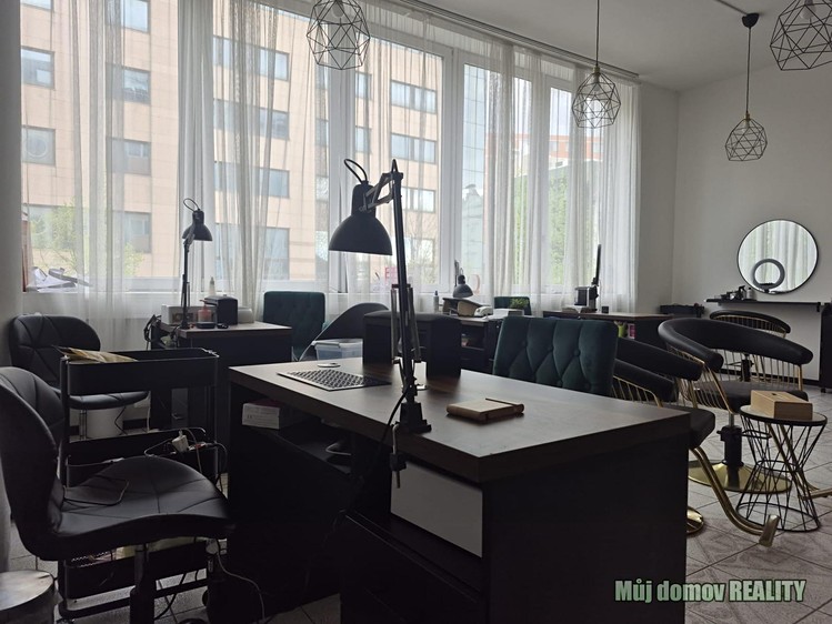 Pronájem komerčního prostoru, 7 m² (1 z 6)