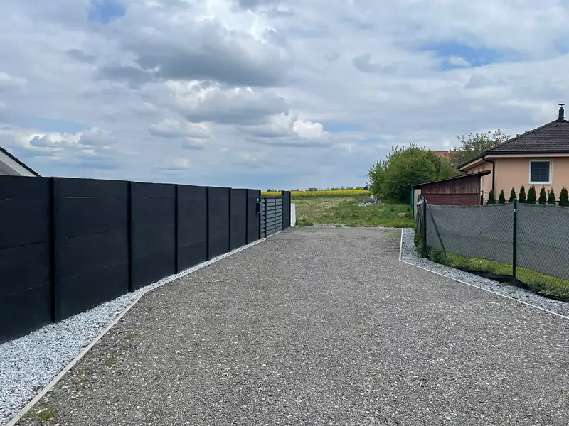 Prodej stavebního pozemku 978 m², Mikulovice – náhled fotky 1