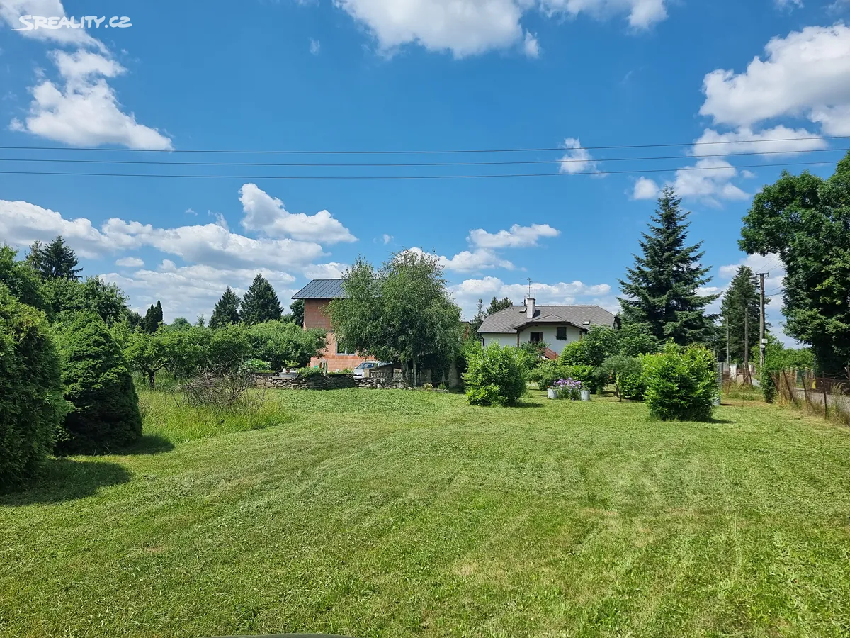 Prodej stavebního pozemku 1271 m² – pohled 2