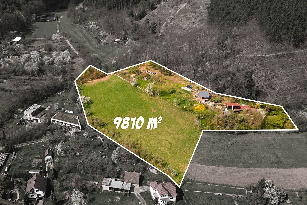 Prodej stavebního pozemku 9810 m²