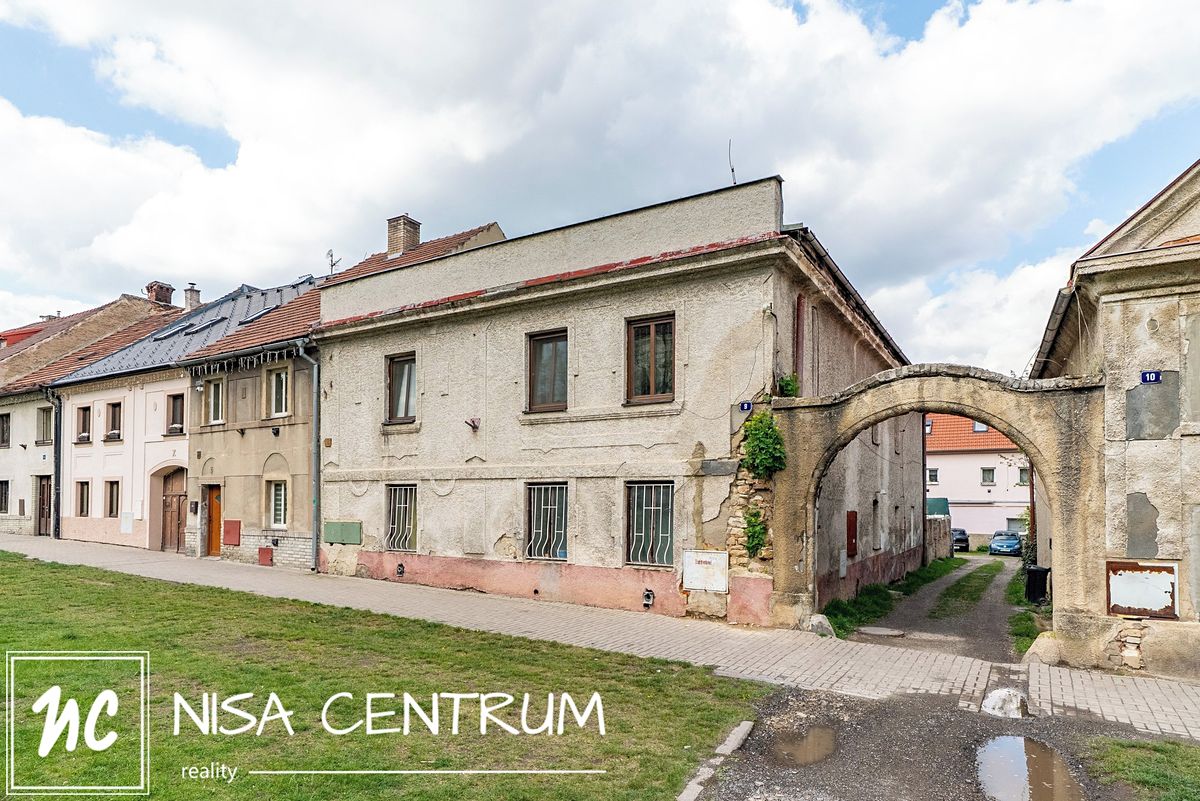 Prodej rodinného domu 460 m², pozemek 385 m²