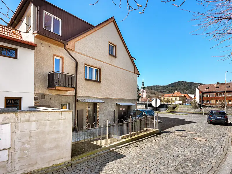 Prodej rodinného domu 285 m², pozemek 136 m², Sušice – náhled fotky 3